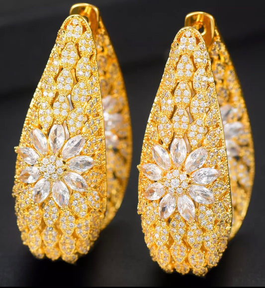 Cecile Pearl Drop Earring