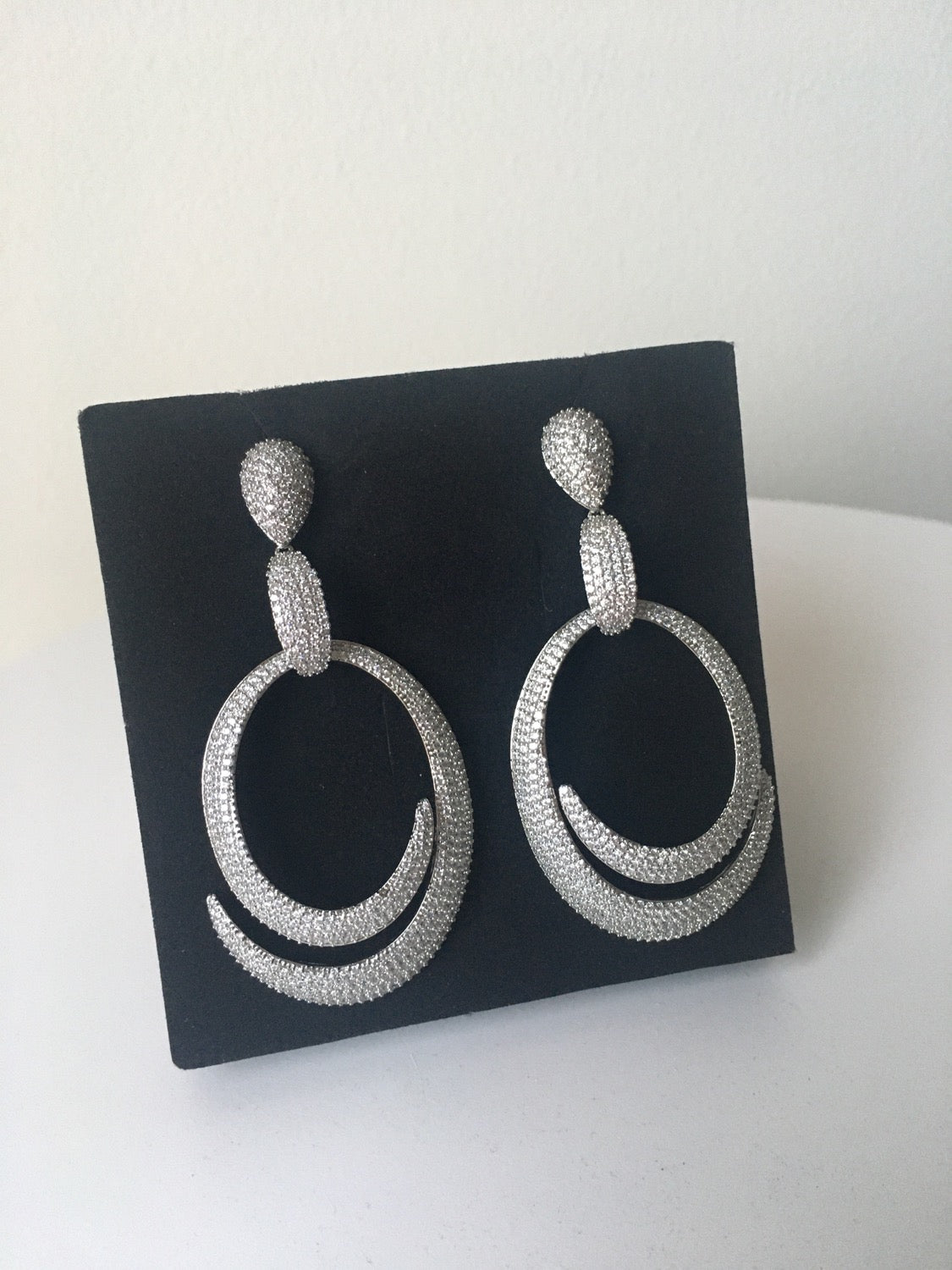Elegant Teardrop Statement Earrings