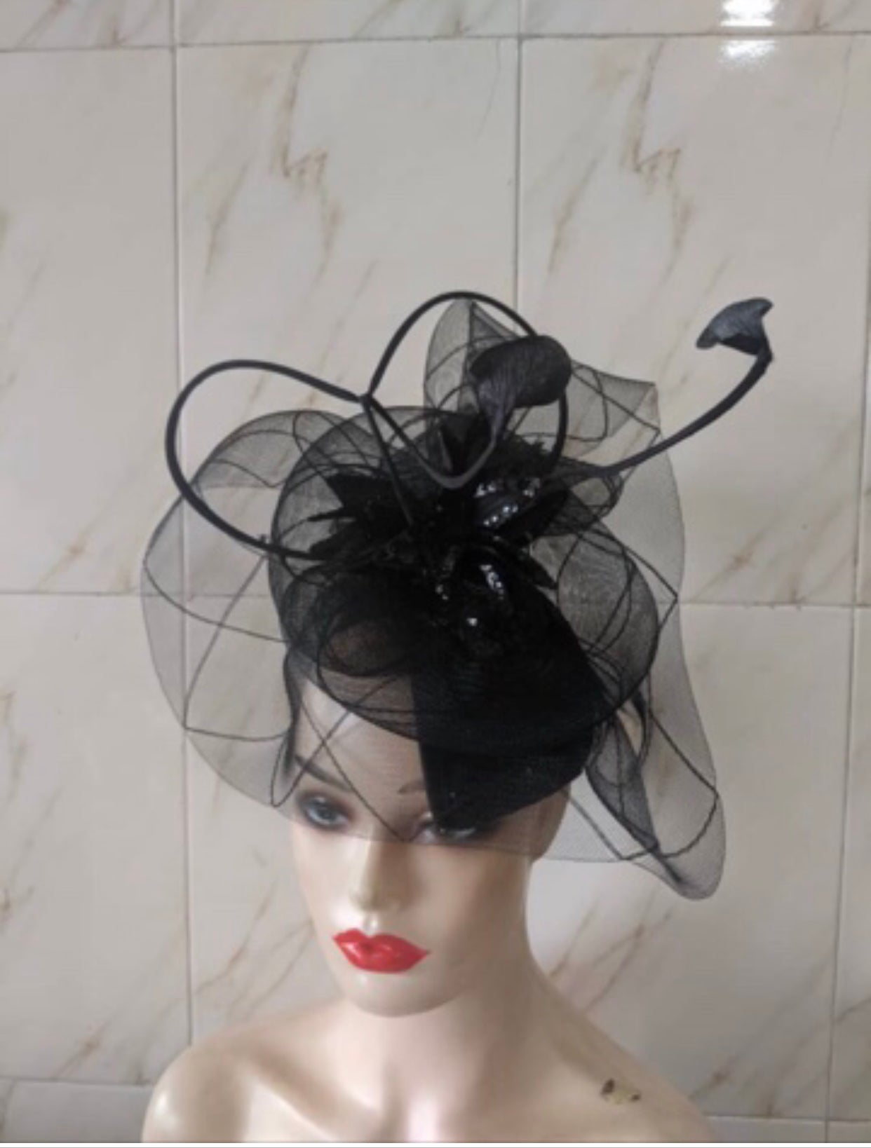 Bella pillbox fascinator